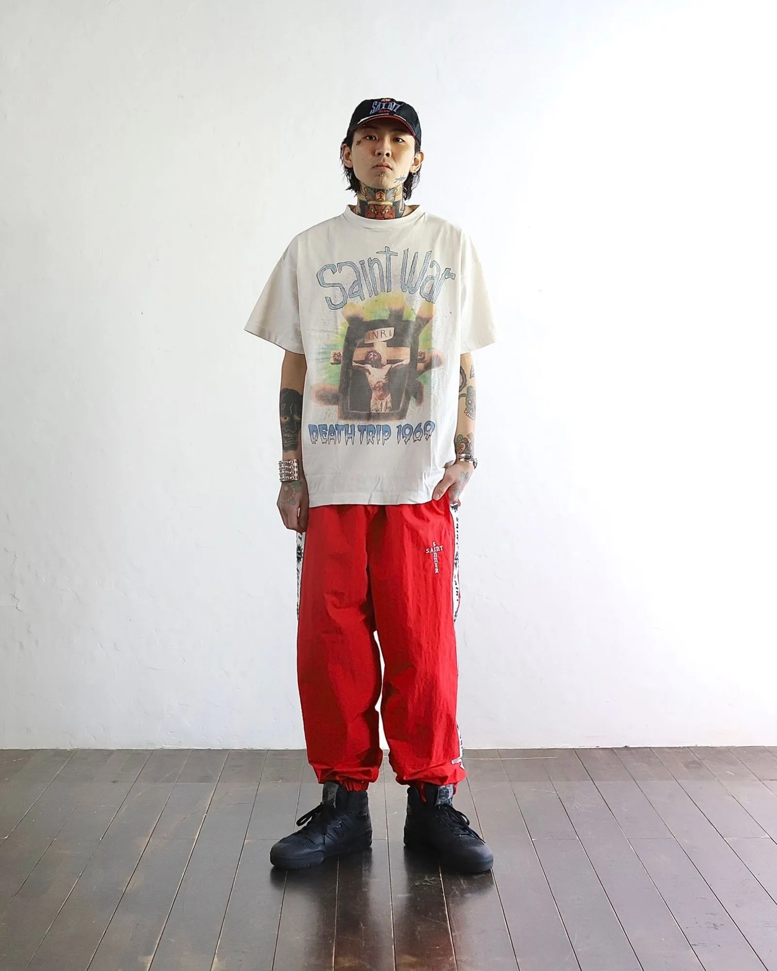 SAINT MICHAEL SAINT WAR TEE/WHAT new style Jesus cross retro short-sleeved, off-white S-XL, ready-to-wear, washed and distressed, printed repeatedly and modified, tube-woven seamless fabric, with little angel anti-counterfeiting label